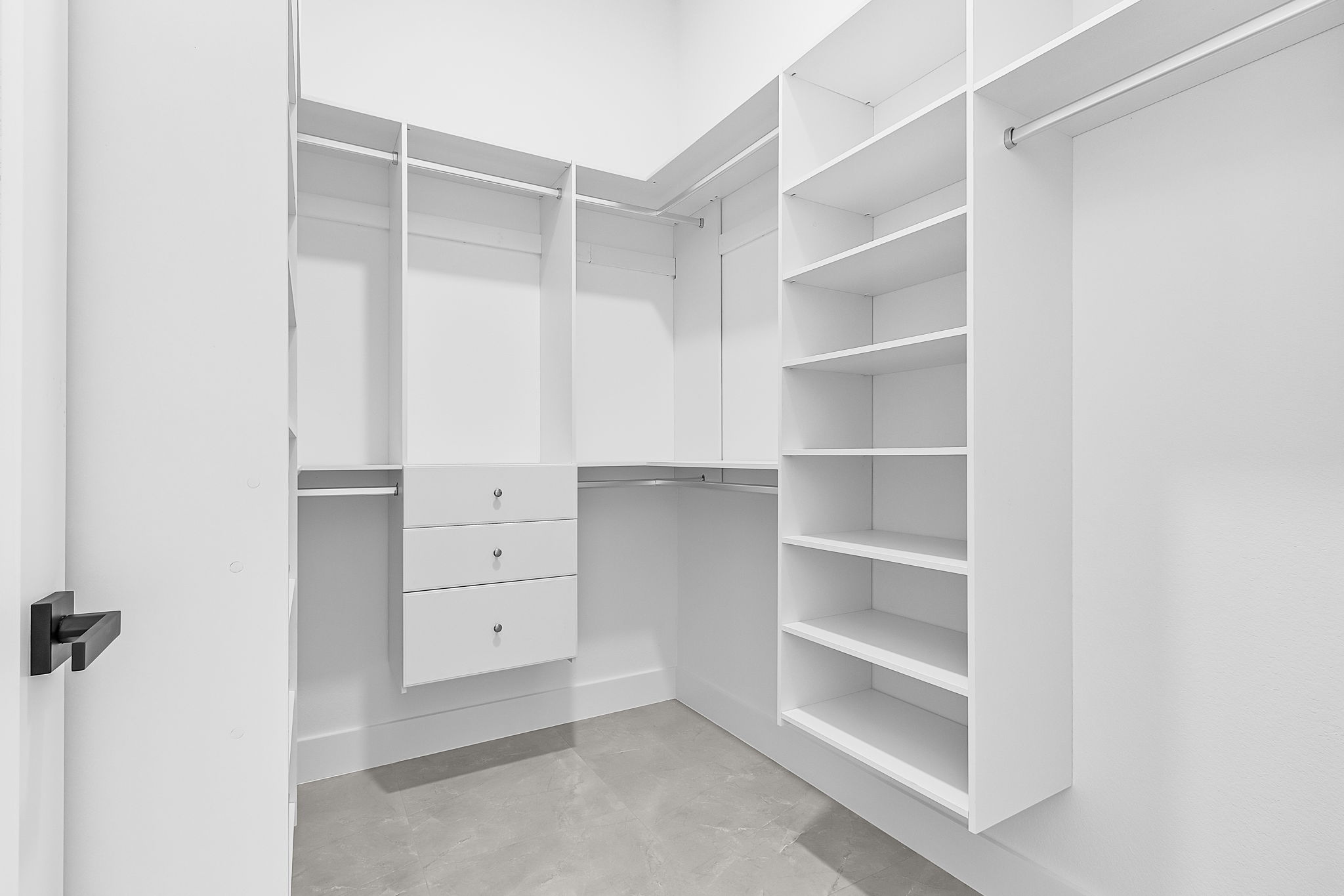 Farber Luxury Model kitchen — premium appliances and cabinetry