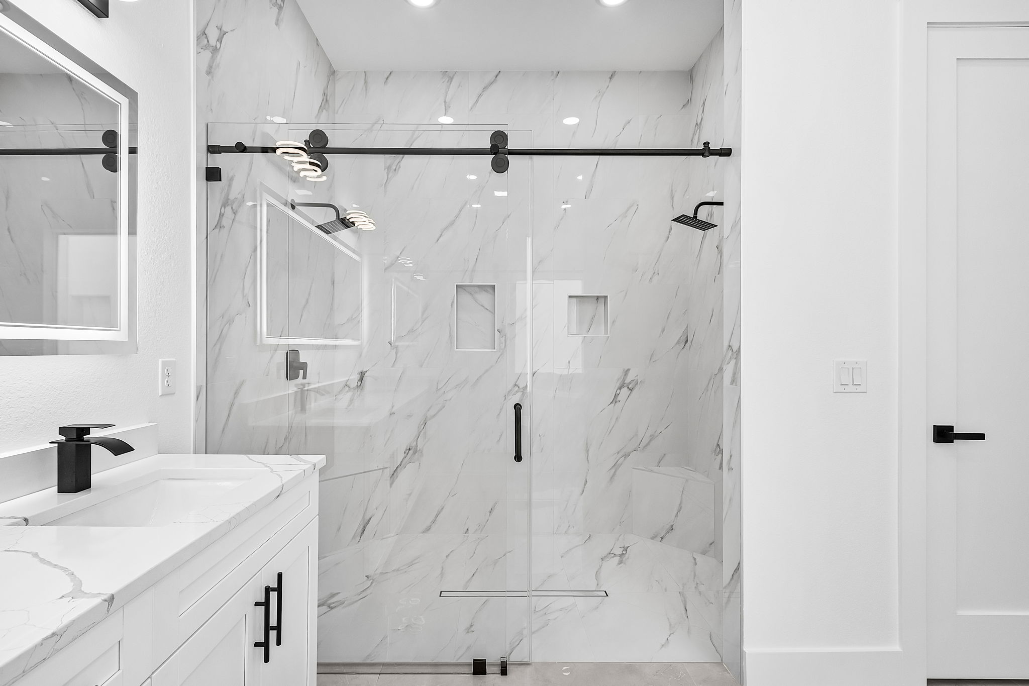 Farber Luxury Model master suite — luxury bathroom