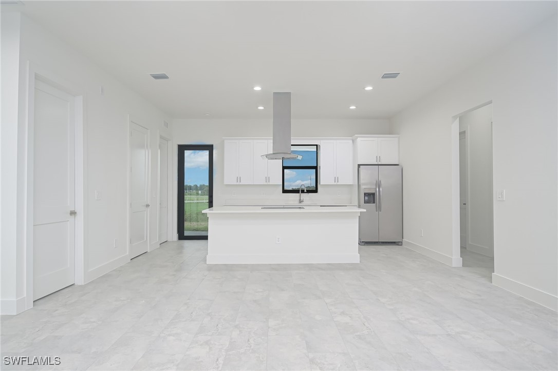 Justice Model kitchen — modern design with island